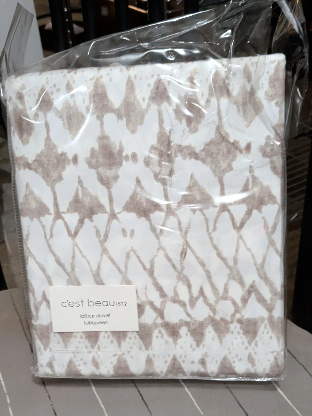 c'est beau 1872 Lattice Duvet Cover - White and Taupe